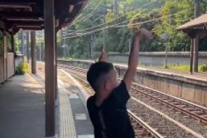同学你运球很好，但可以远离黄线吗？‍‍